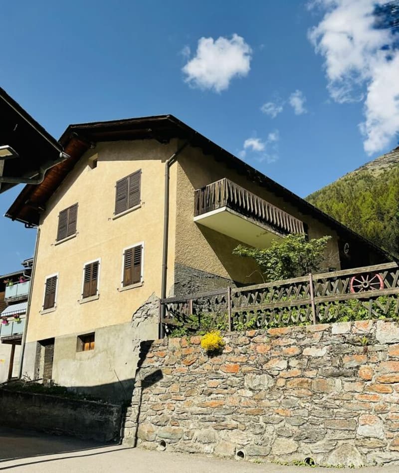 Village house with two separate apartments (2)
