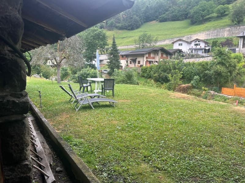 In the heart of the village of Orsières, house and barn to renovate with beautiful outdoor space (10)