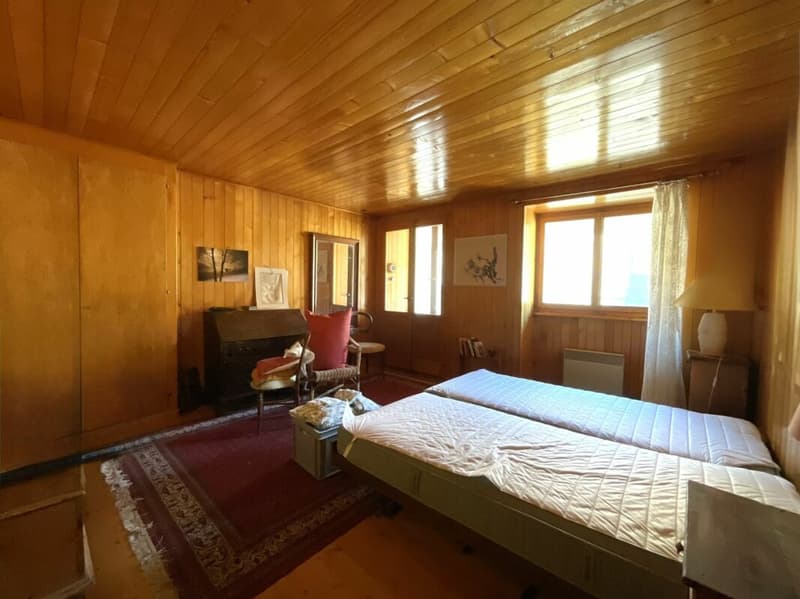 Maison à vendre au coeur du village de Bourg Saint Pierre (13)