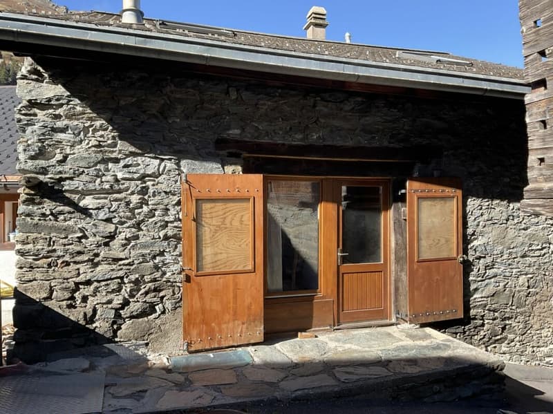 Maison à vendre au coeur du village de Bourg Saint Pierre (23)