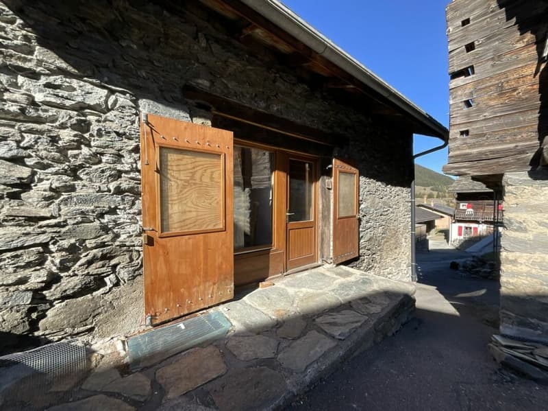 Maison à vendre au coeur du village de Bourg Saint Pierre (24)