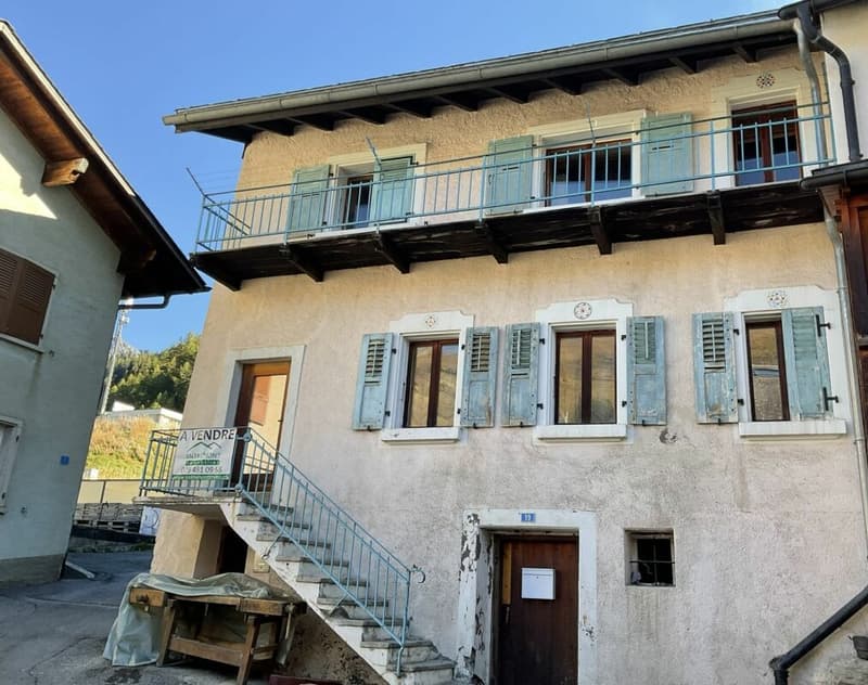 Maison à vendre au coeur du village de Bourg Saint Pierre (2)
