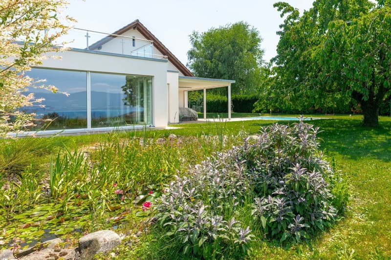 A dream view - spacious family villa facing Lake Neuchâtel (6)