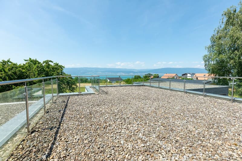 A dream view - spacious family villa facing Lake Neuchâtel (11)