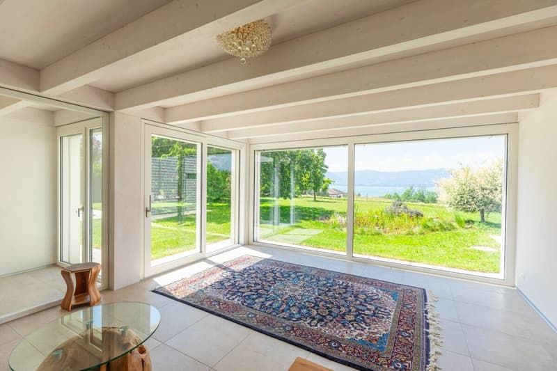 A dream view - spacious family villa facing Lake Neuchâtel (19)