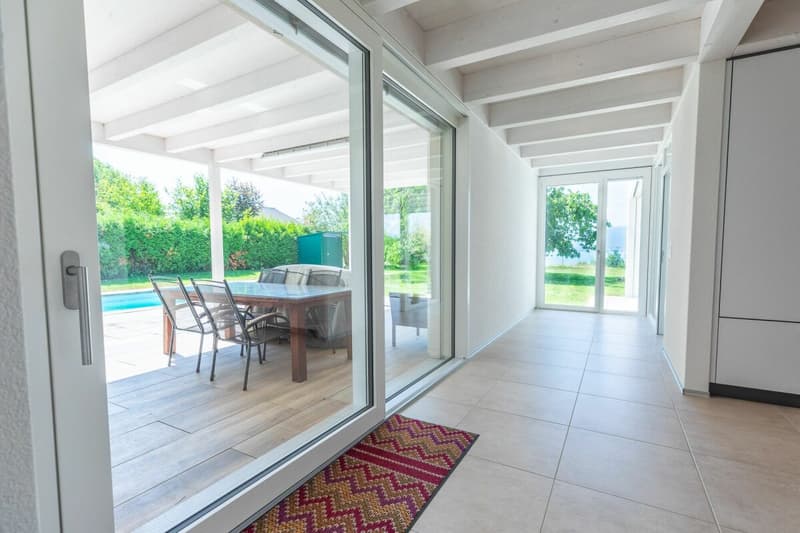 A dream view - spacious family villa facing Lake Neuchâtel (16)