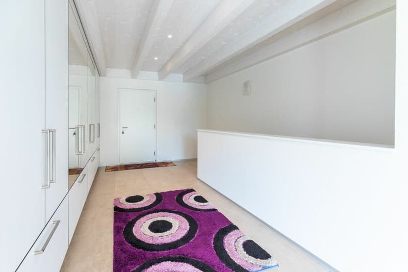 A dream view - spacious family villa facing Lake Neuchâtel (14)