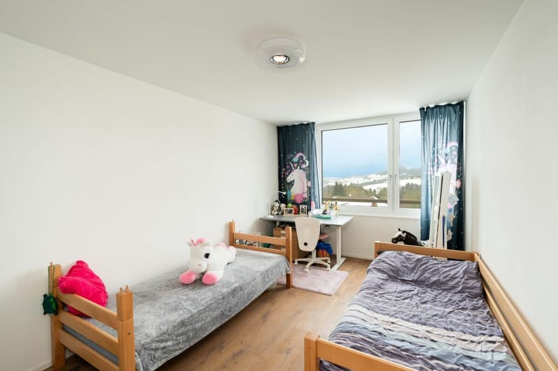 Modern apartment in a quiet location with fantastic views (8)