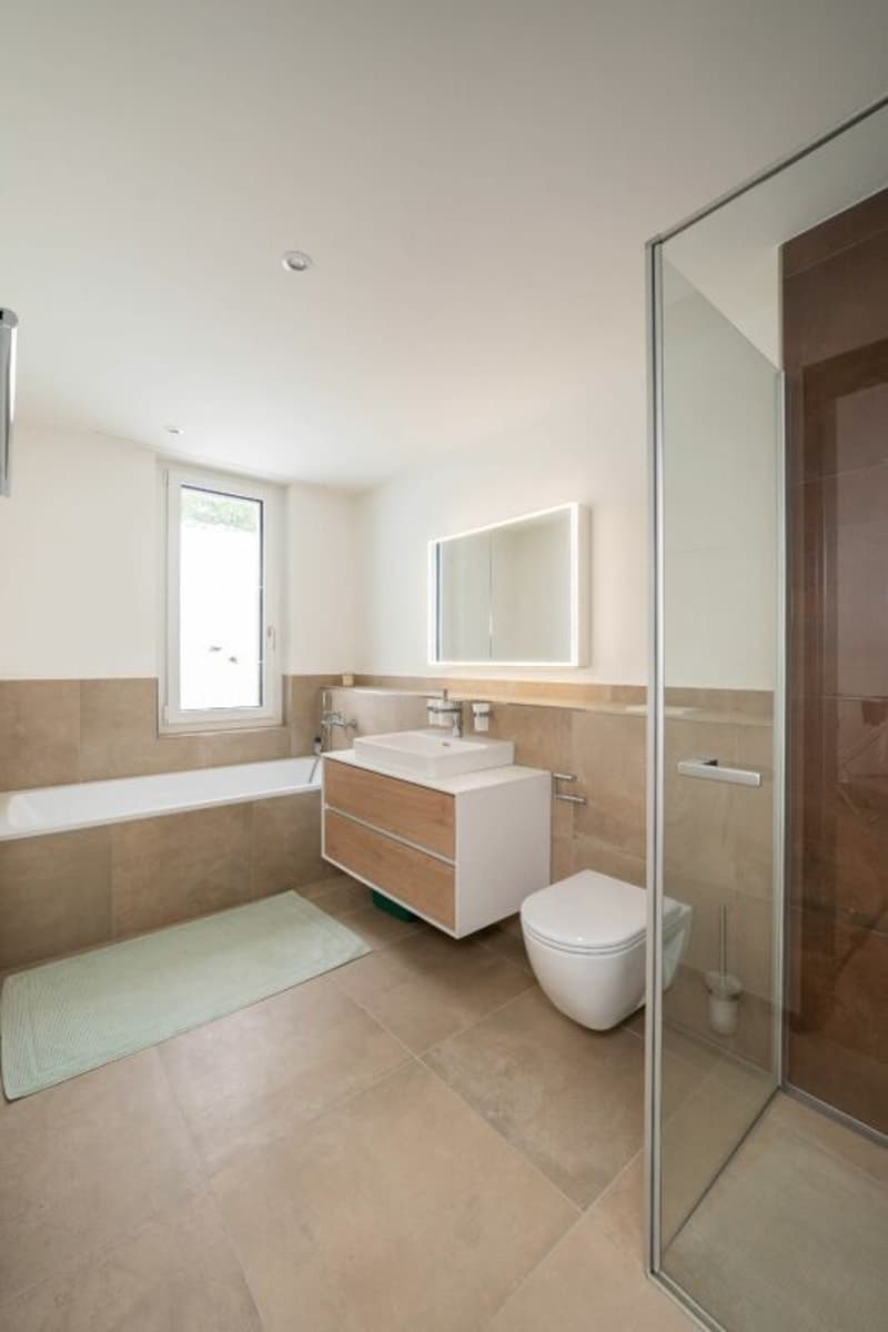Modern apartment in a quiet location with fantastic views (6)