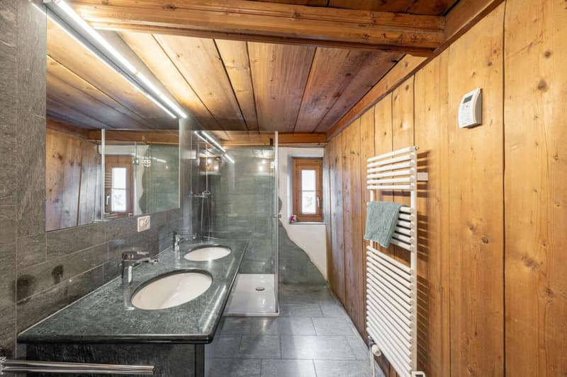 Maison d'Engadine avec charme d'origine au cœur de Sent (10)