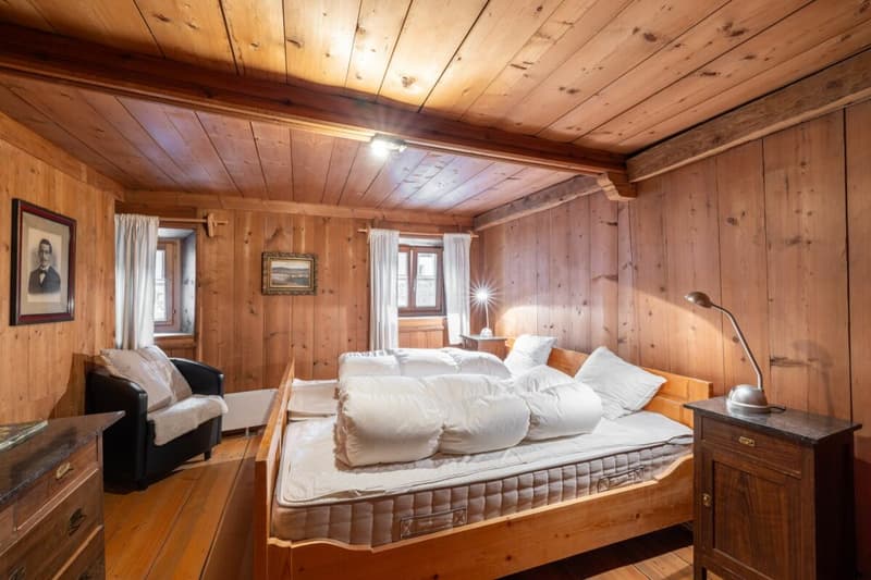 Maison d'Engadine avec charme d'origine au cœur de Sent (7)