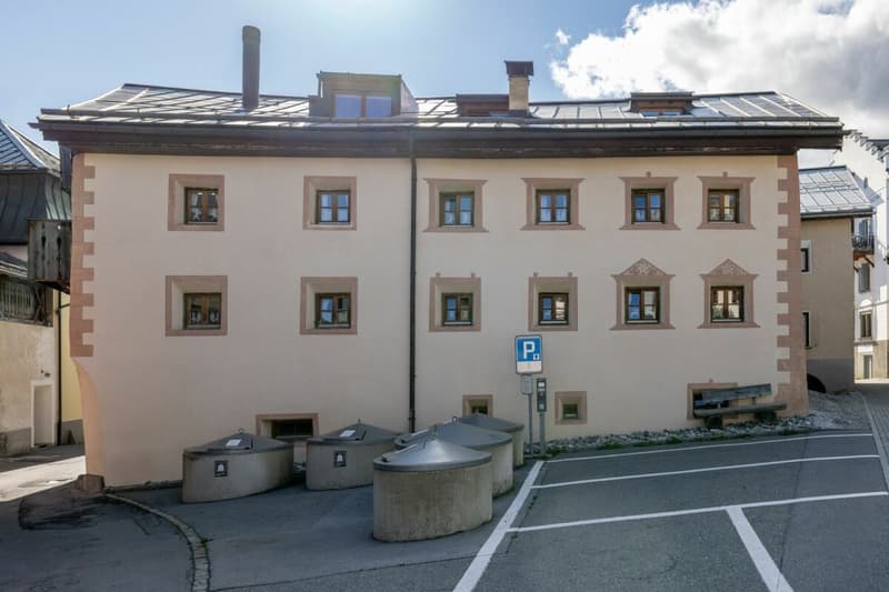 Maison d'Engadine avec charme d'origine au cœur de Sent (3)
