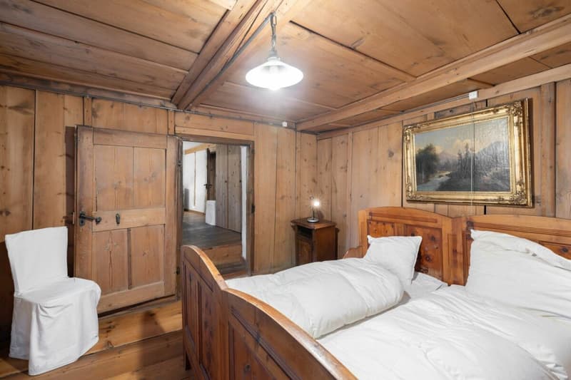 Maison d'Engadine avec charme d'origine au cœur de Sent (12)
