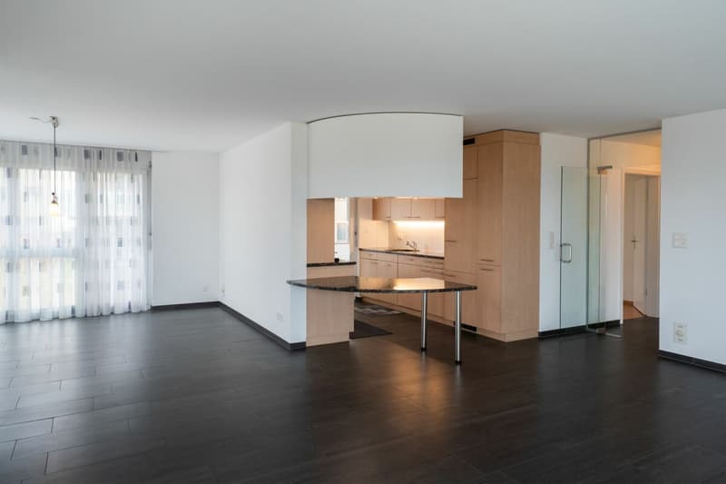 Helle Wohnung mit grossem Balkon und Hobbyraum in familienfreundlichem Quartier (5)