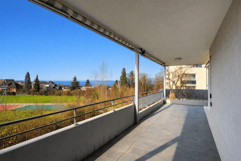 Helle Wohnung mit grossem Balkon und Hobbyraum in familienfreundlichem Quartier (2)