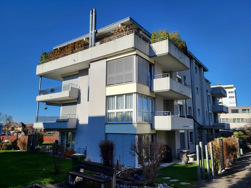 Helle Wohnung mit grossem Balkon und Hobbyraum in familienfreundlichem Quartier (3)