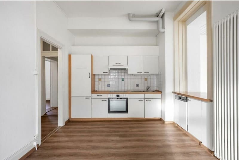 Charmante Altbauwohnung mit Wintergarten an zentraler Lage (4)