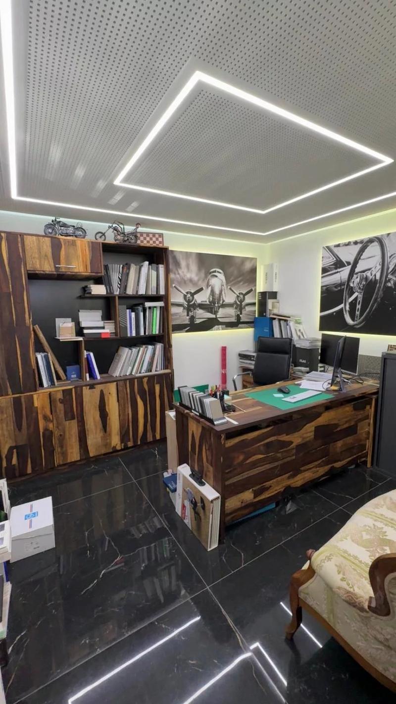 Renovated 100 m² commercial space with exceptional visibility (3)