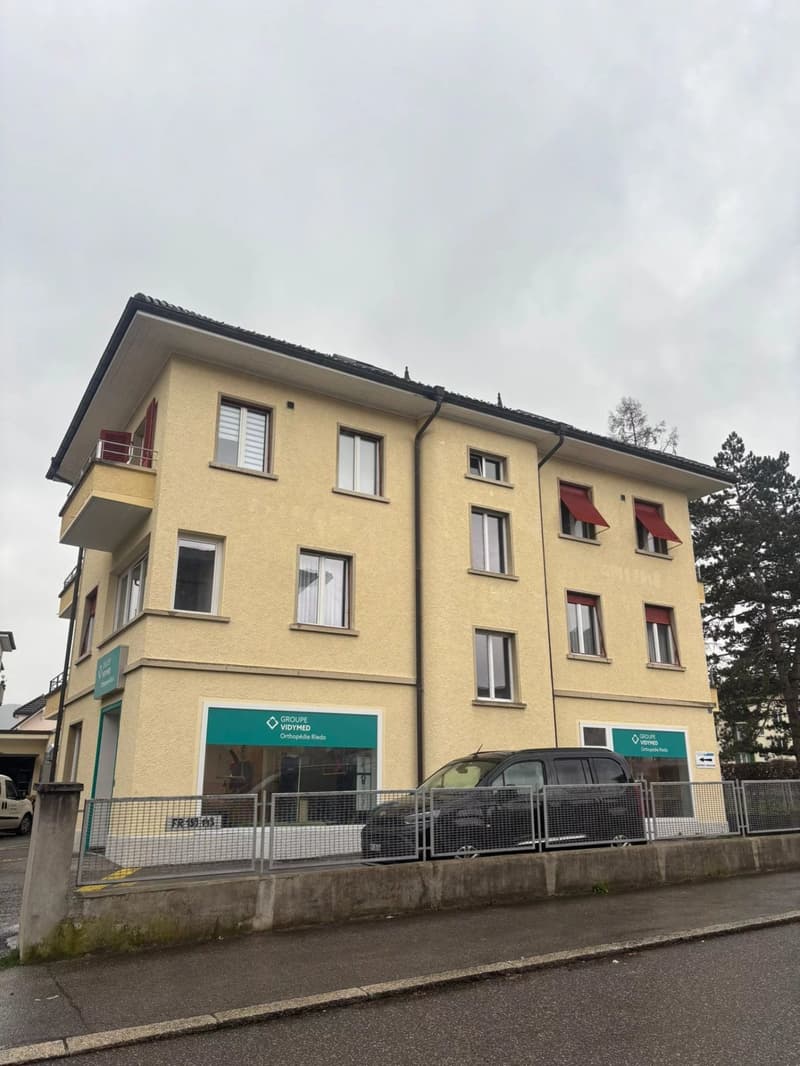 In vendita: appartamento 3,5 locali, 127 m² a Bulle, luminoso e atipico (10)