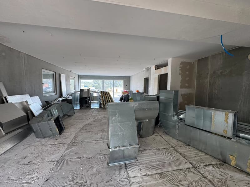 À louer ? Surface administrative neuve de 145.8 m² (1)