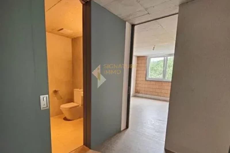 A LOUER - Superbe appartement 2.5 pièces de 73 m² , séjour de 3m de hauteur? lumineux et parfaitement accessible, avec jardin (5)
