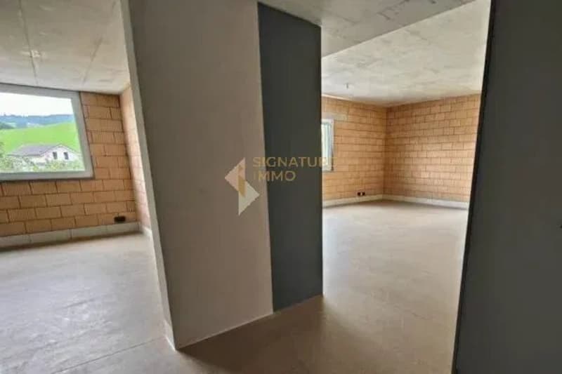 A LOUER - Superbe appartement 2.5 pièces de 73 m² , séjour de 3m de hauteur? lumineux et parfaitement accessible, avec jardin (3)