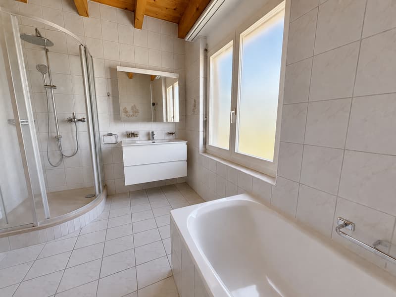 Hell 3-room duplex attic apartment with new kitchen and sauna for rent (10)
