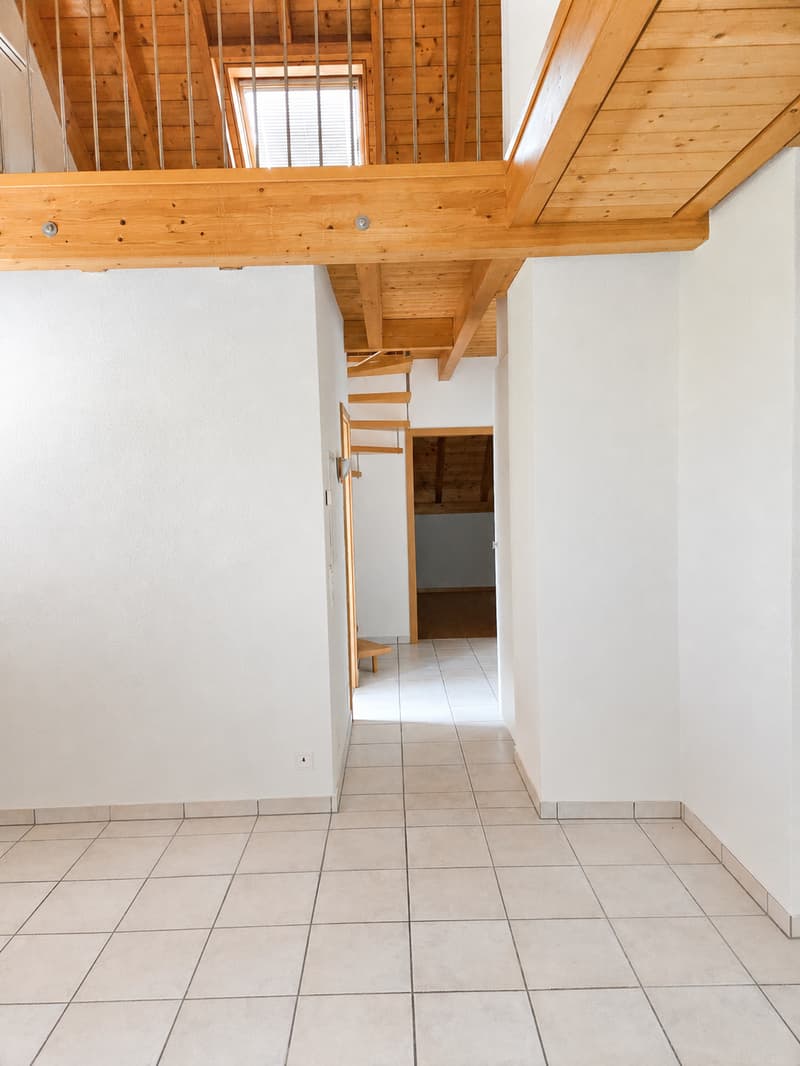Hell 3-room duplex attic apartment with new kitchen and sauna for rent (6)