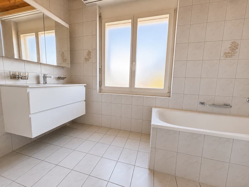 Hell 3-room duplex attic apartment with new kitchen and sauna for rent (9)