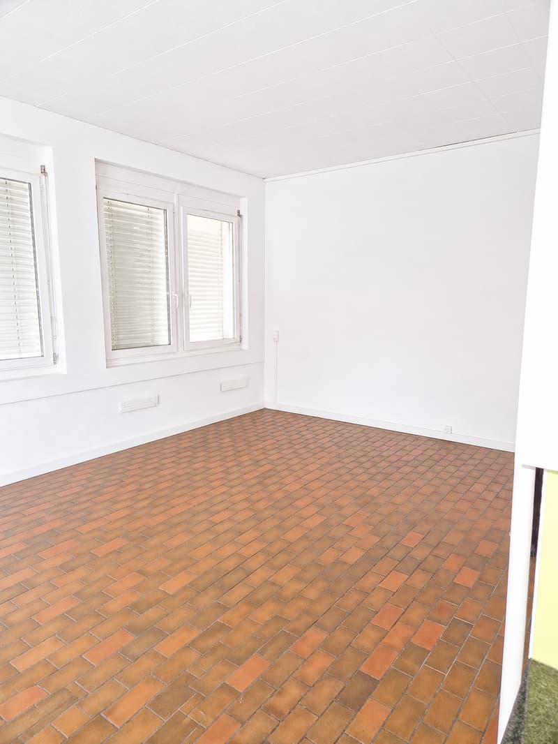Appartement studio spacieux à Lyss dans un excellent emplacement à louer ! (4)
