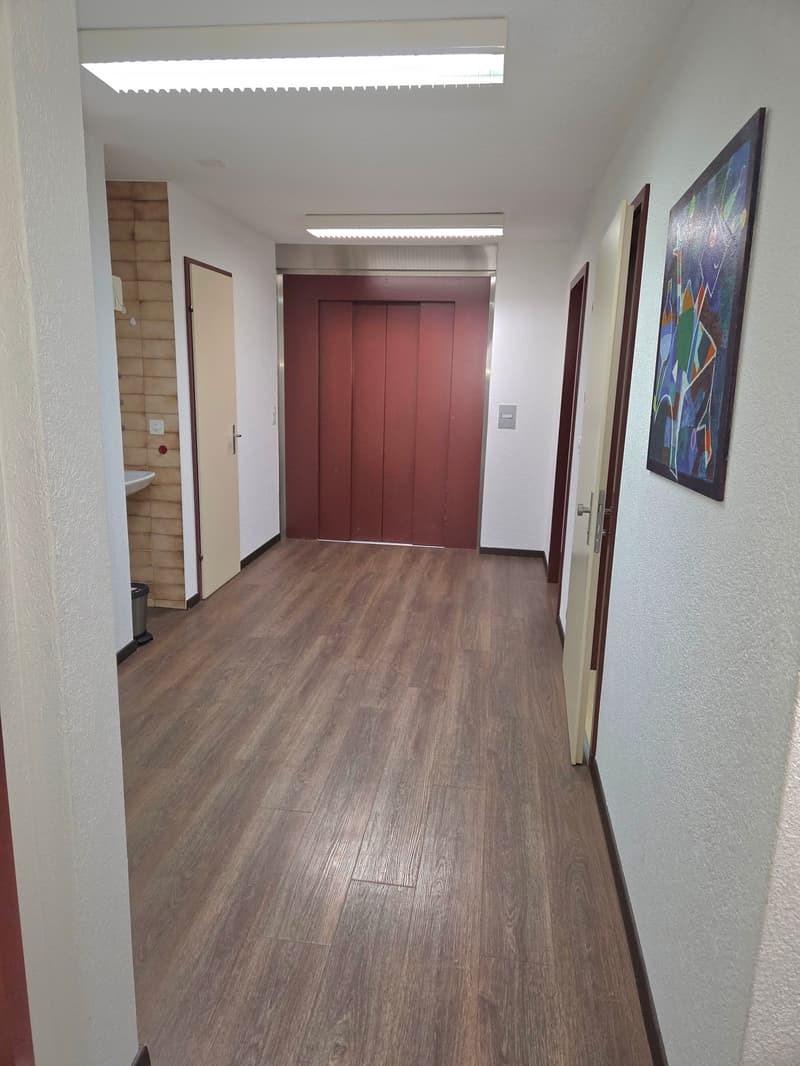 Attractive office space for rent in a central location in Bern (3)