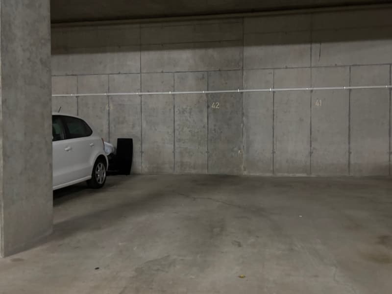 Einstellhallenplatz zu vermieten in Schüpfen (1)