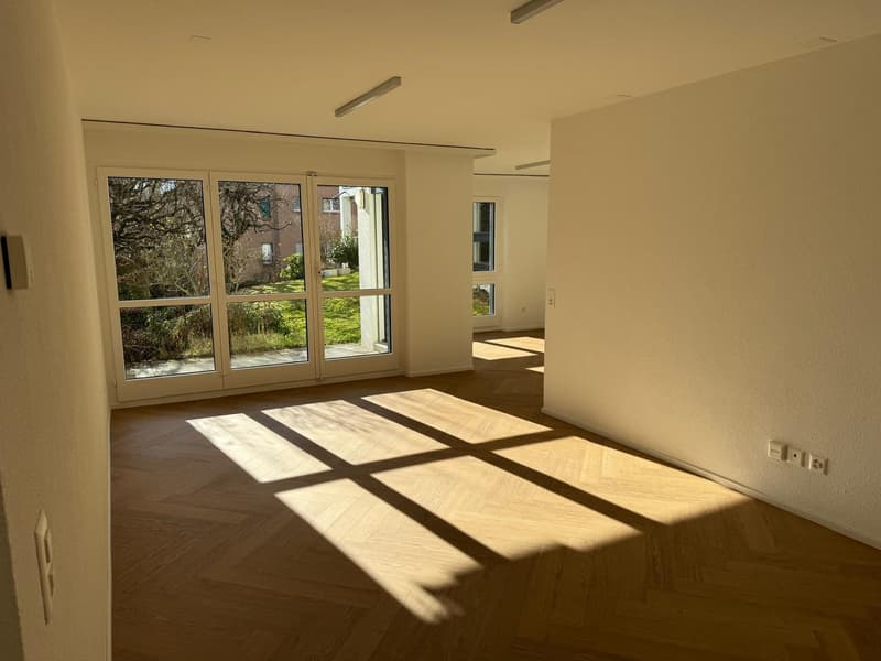 Stylish and high-quality renovated garden apartment in a quiet location (3)