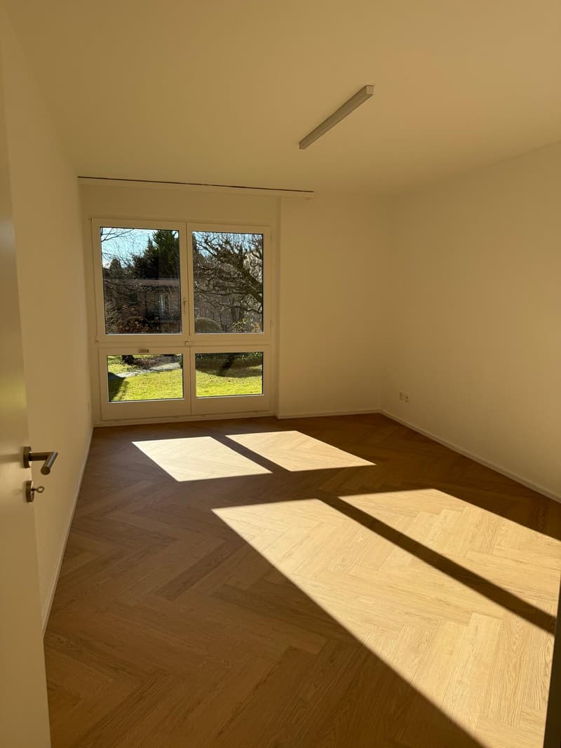 Stylish and high-quality renovated garden apartment in a quiet location (5)