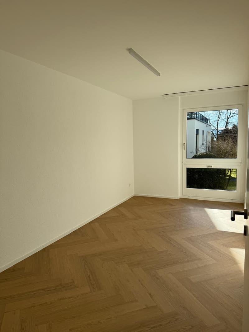 Stylish and high-quality renovated garden apartment in a quiet location (6)