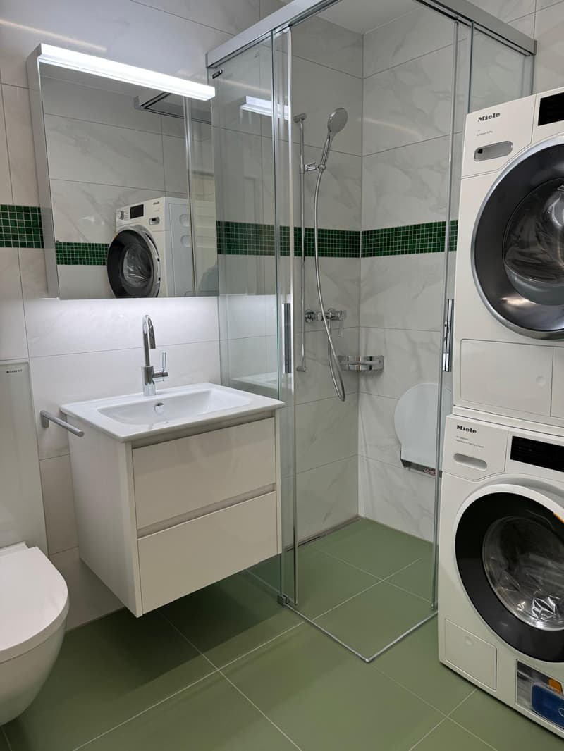 Stylish and high-quality renovated garden apartment in a quiet location (10)