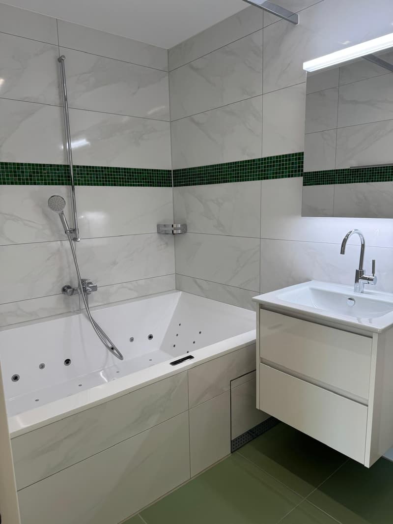 Stylish and high-quality renovated garden apartment in a quiet location (9)