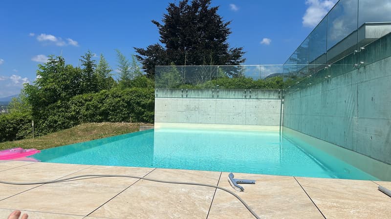 «Villa di prestigio, con piscina salata e vista aperta» (17)