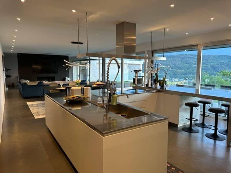 «Villa di prestigio, con piscina salata e vista aperta» (5)