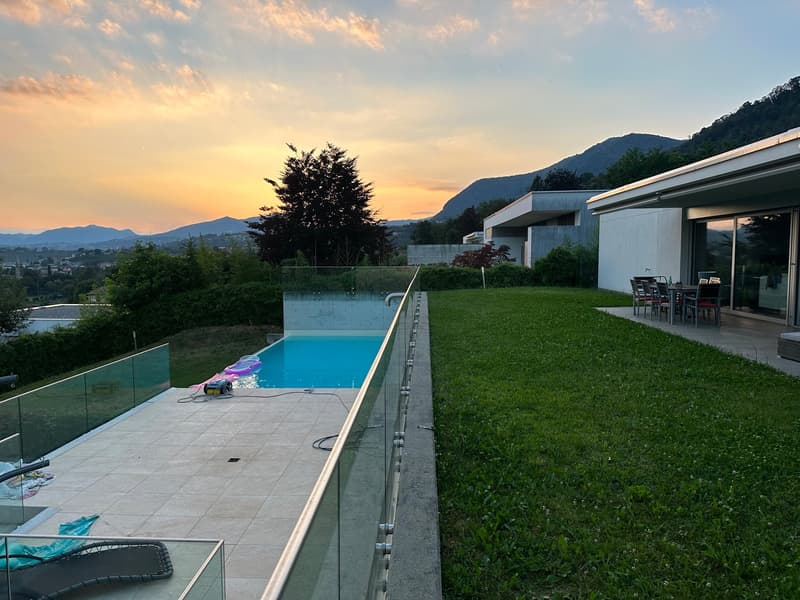 «Villa di prestigio, con piscina salata e vista aperta» (16)