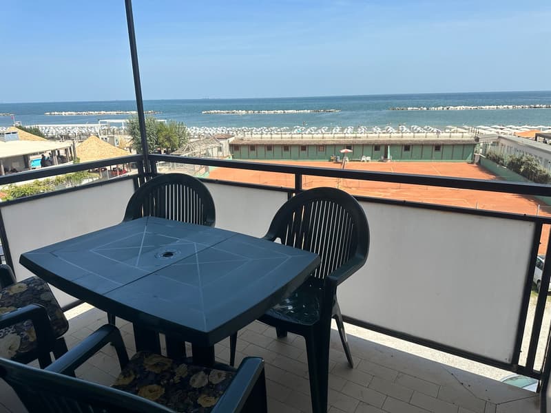 Charming apartment with Sea View and DIRECT ACCESS TO THE BEACH (3)