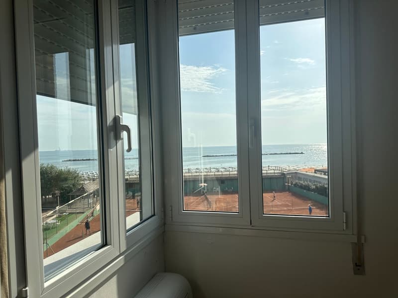 Charming apartment with Sea View and DIRECT ACCESS TO THE BEACH (8)