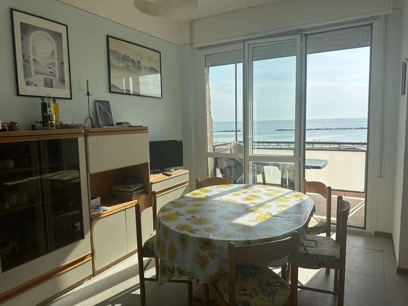 Charming apartment with Sea View and DIRECT ACCESS TO THE BEACH (10)