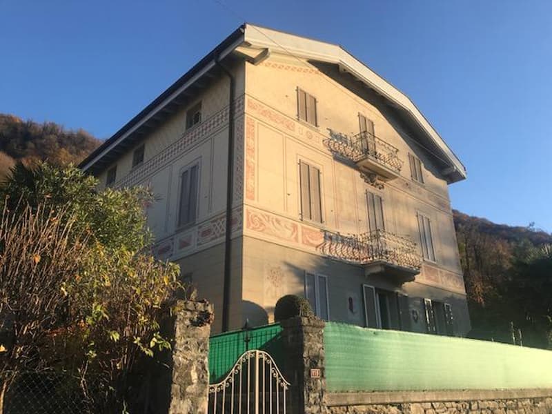 Attico con stupenda vista lago in casa di soli 3 appartamenti (16)