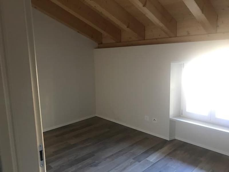 Attico con stupenda vista lago in casa di soli 3 appartamenti (8)