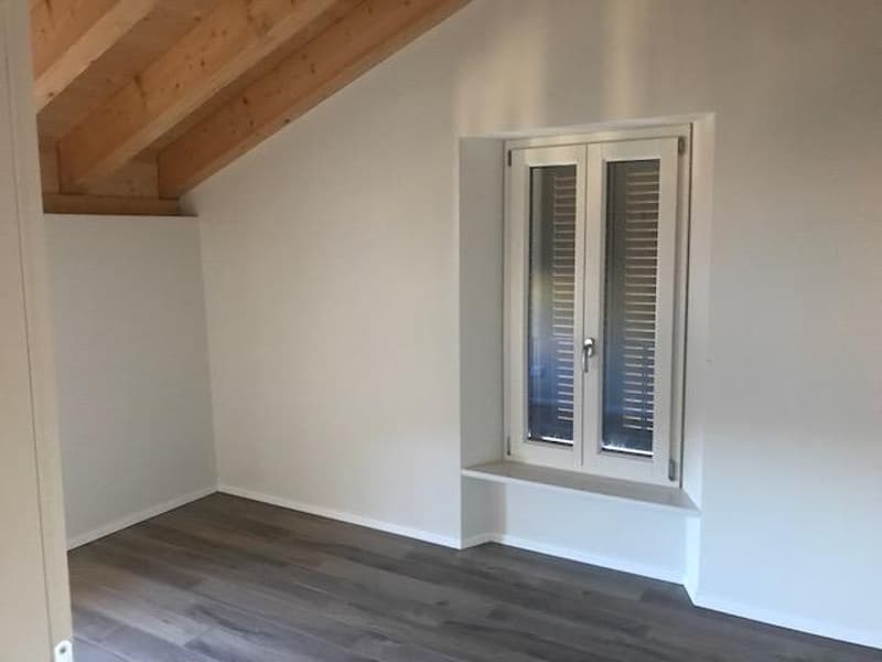 Attico con stupenda vista lago in casa di soli 3 appartamenti (9)