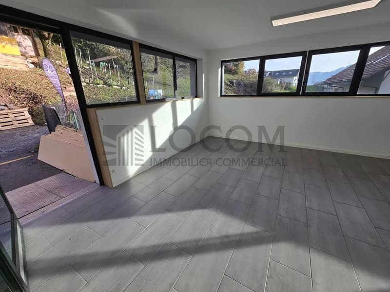 Local moderne de 70 m² avec cuisine équipée et parking (5)