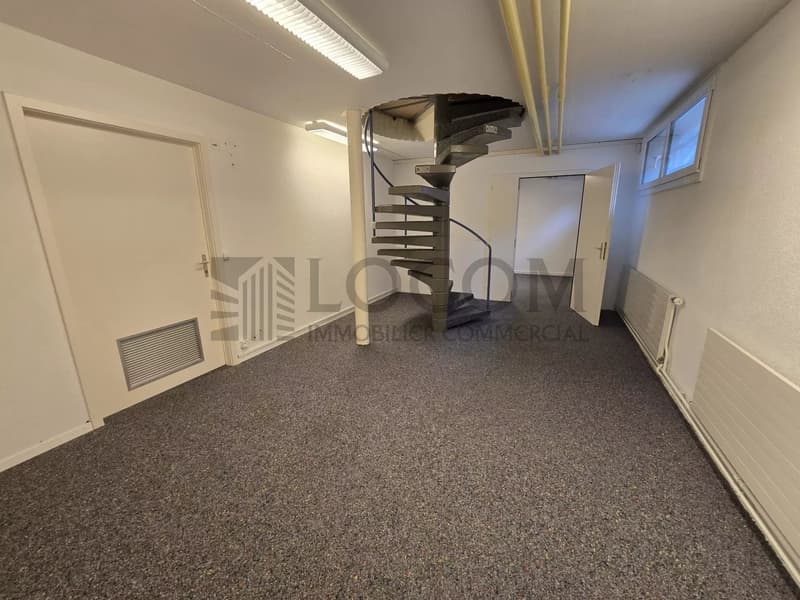 Locaux à louer dans immeuble équipé (8)