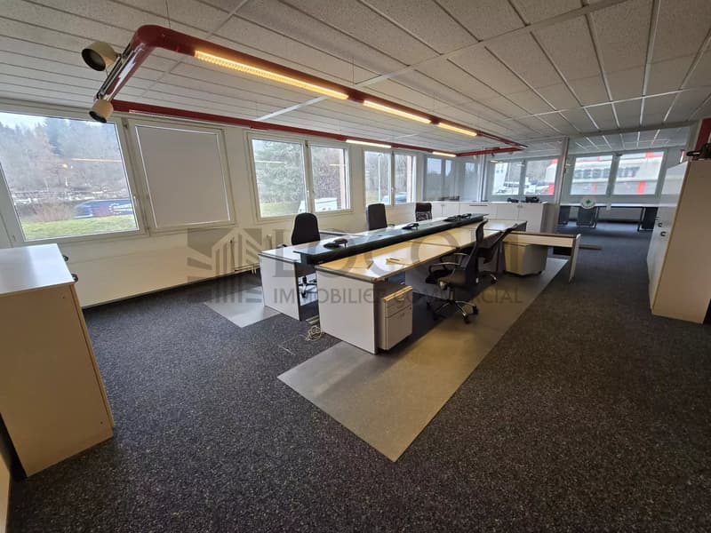 Locaux à louer dans immeuble équipé (2)
