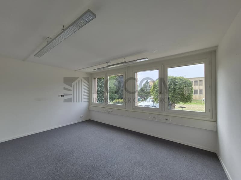 Locaux à louer dans immeuble équipé (6)